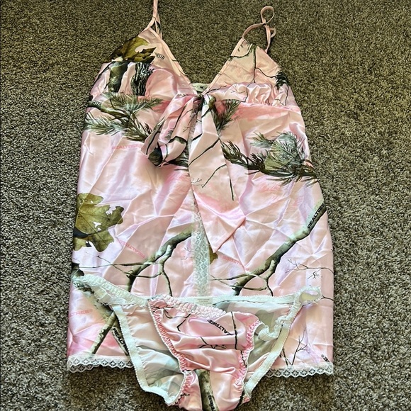 Black Widow Pink Camo Realtree Lingerie Set - Picture 1 of 4